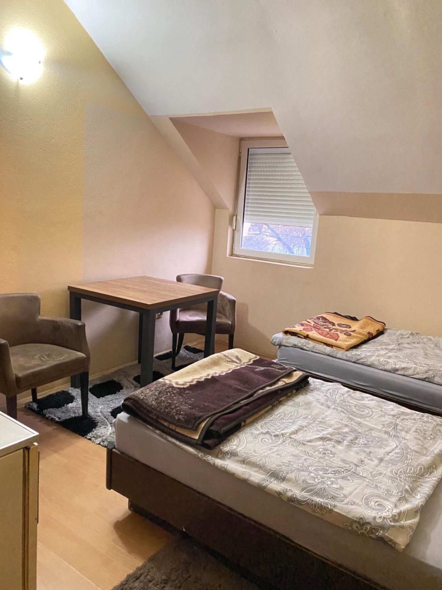 Guest House Vukovic 포드고리차 외부 사진