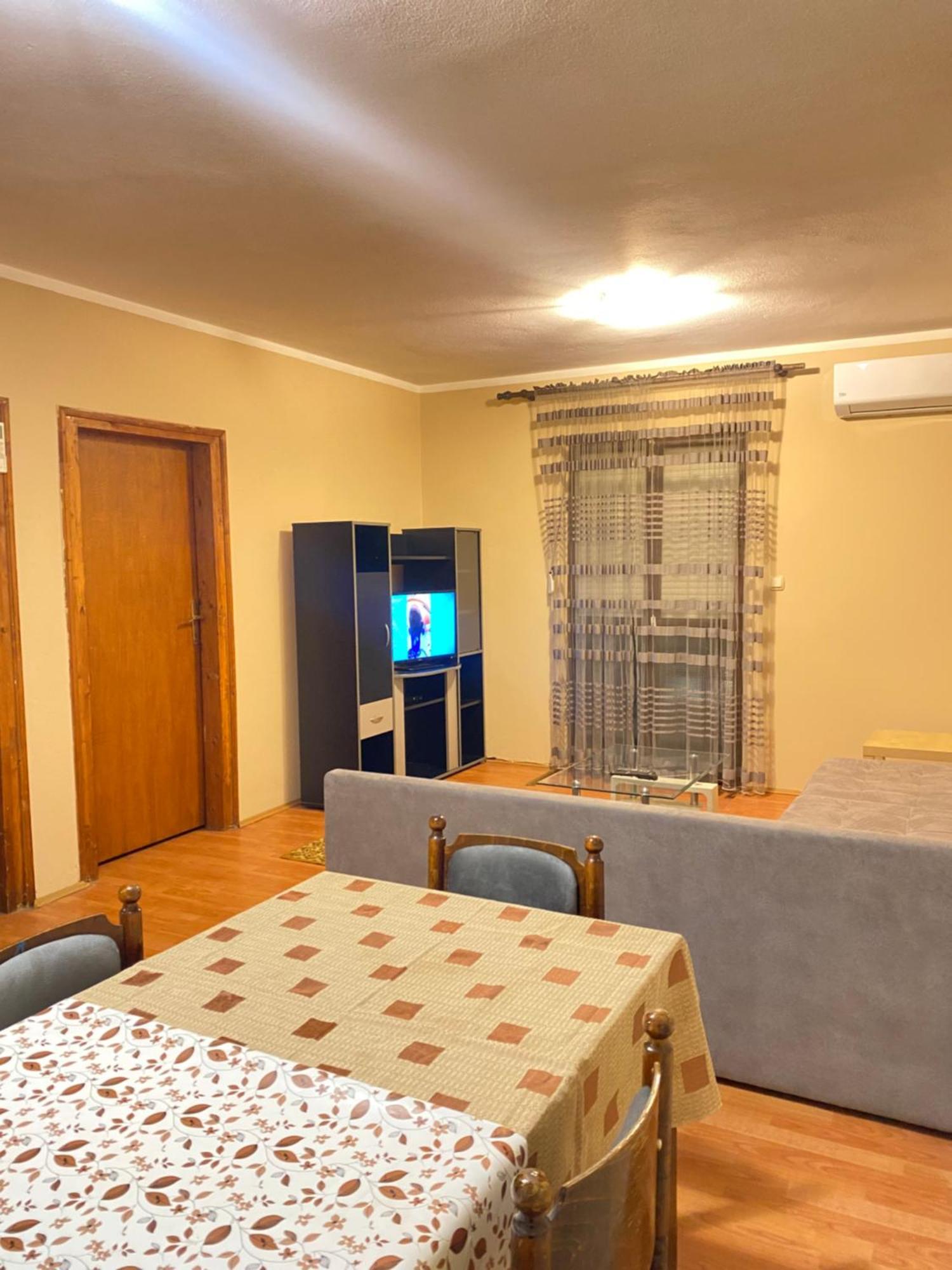 Guest House Vukovic 포드고리차 외부 사진